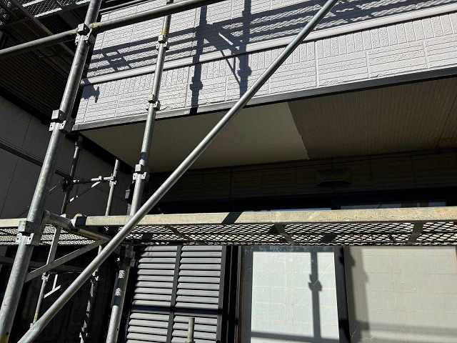 一部を補修した軒天