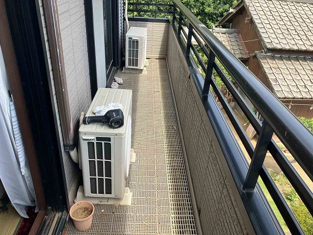 一見きれいな様子のベランダ