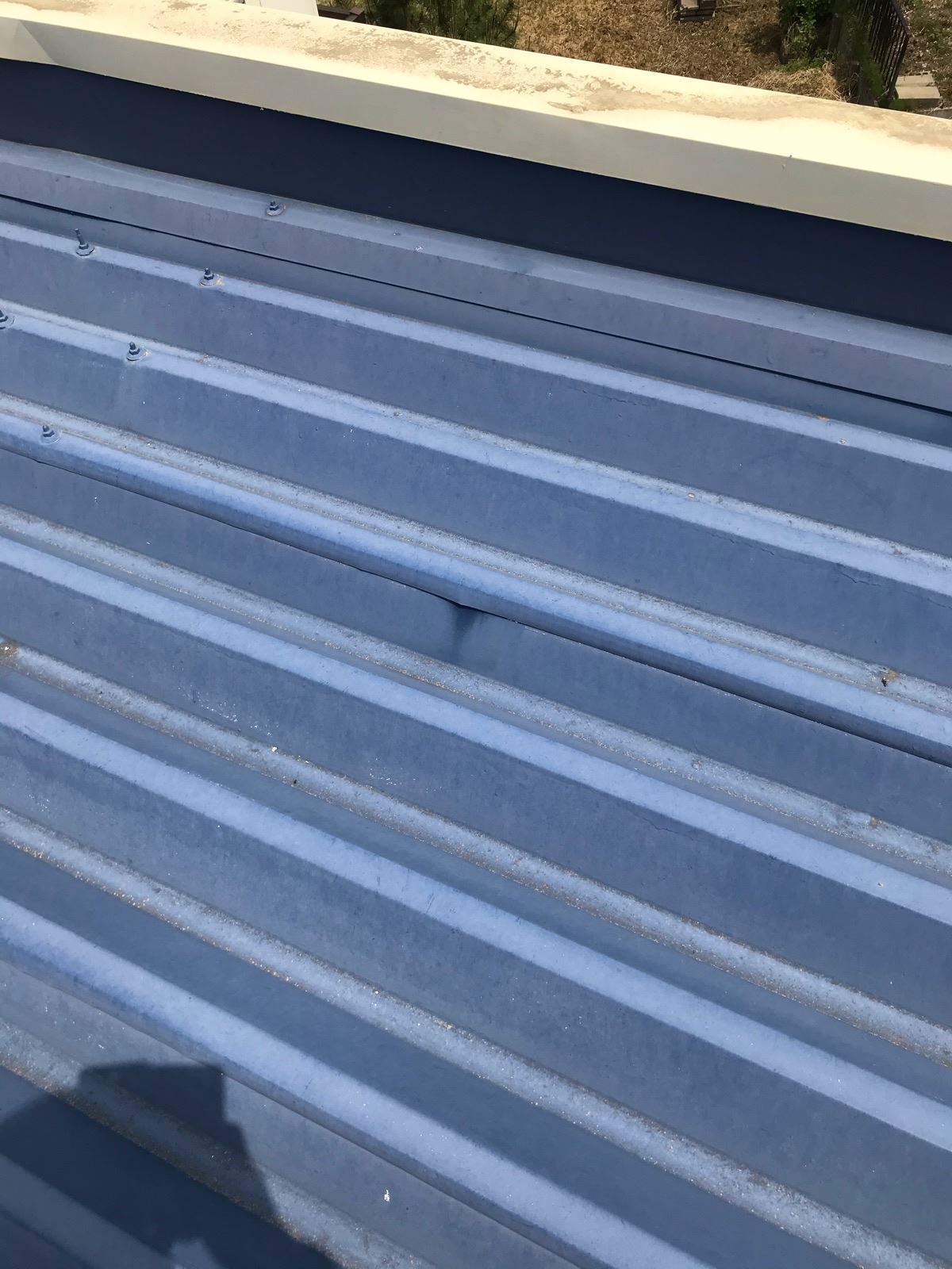 工場折板屋根劣化　石岡市