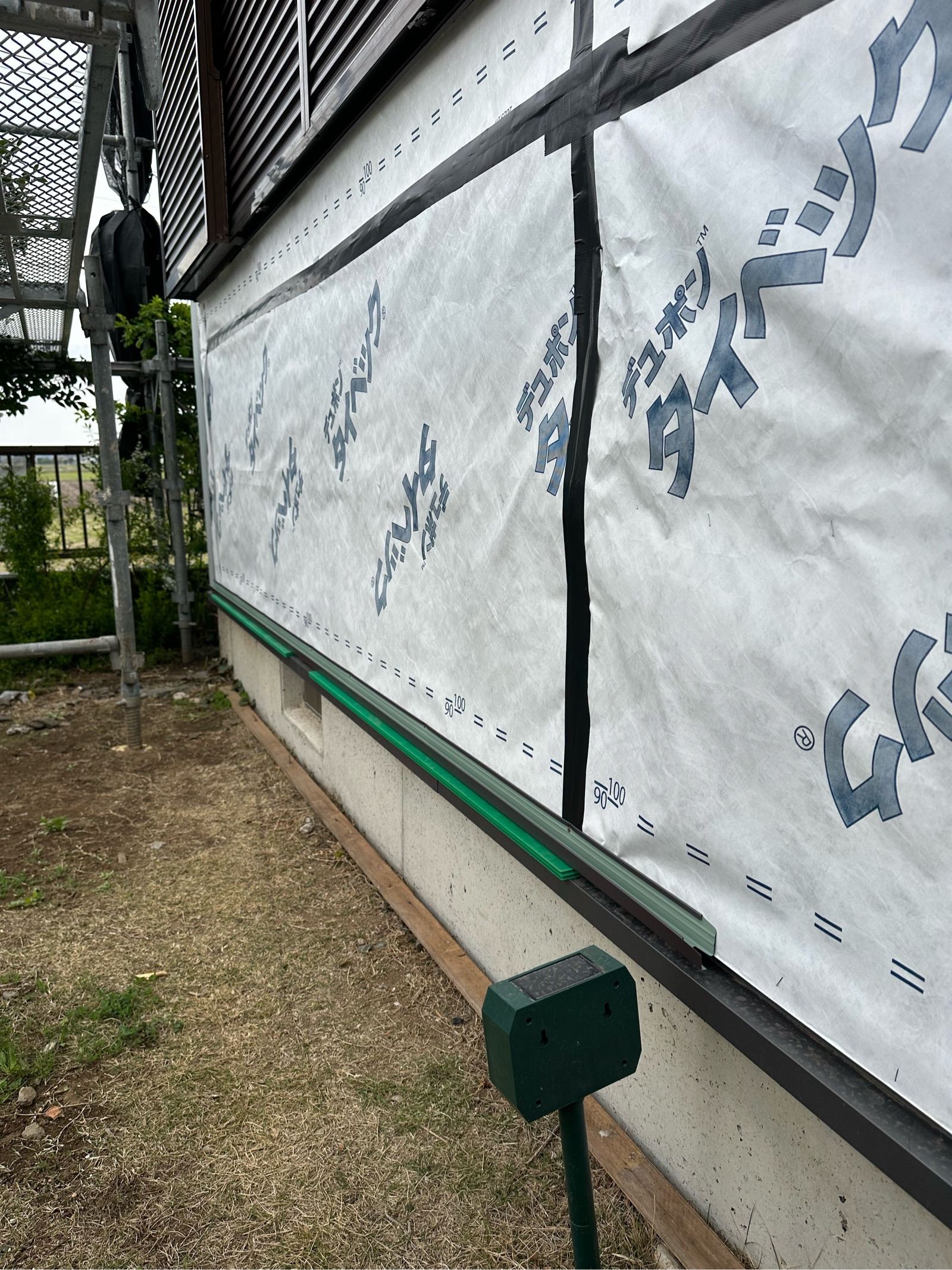 防水シート張り