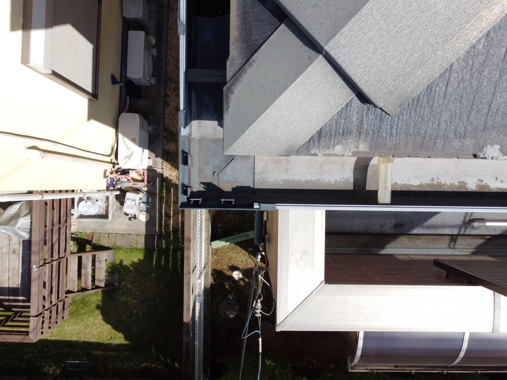 雨樋　ひび割れ