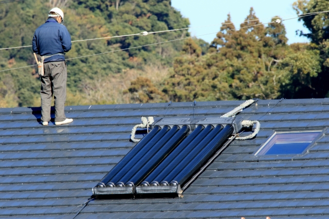 朝日ソーラー温水器屋根AC写真画像