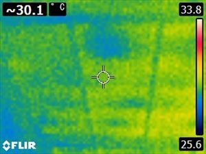 石岡市、サーモカメラで雨漏り確認