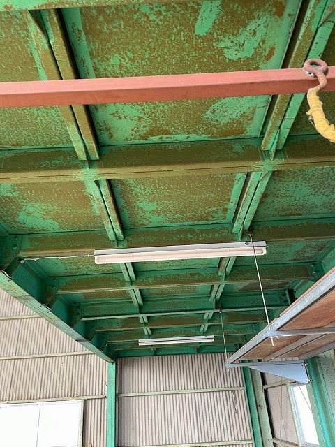 工場内部老朽化　錆