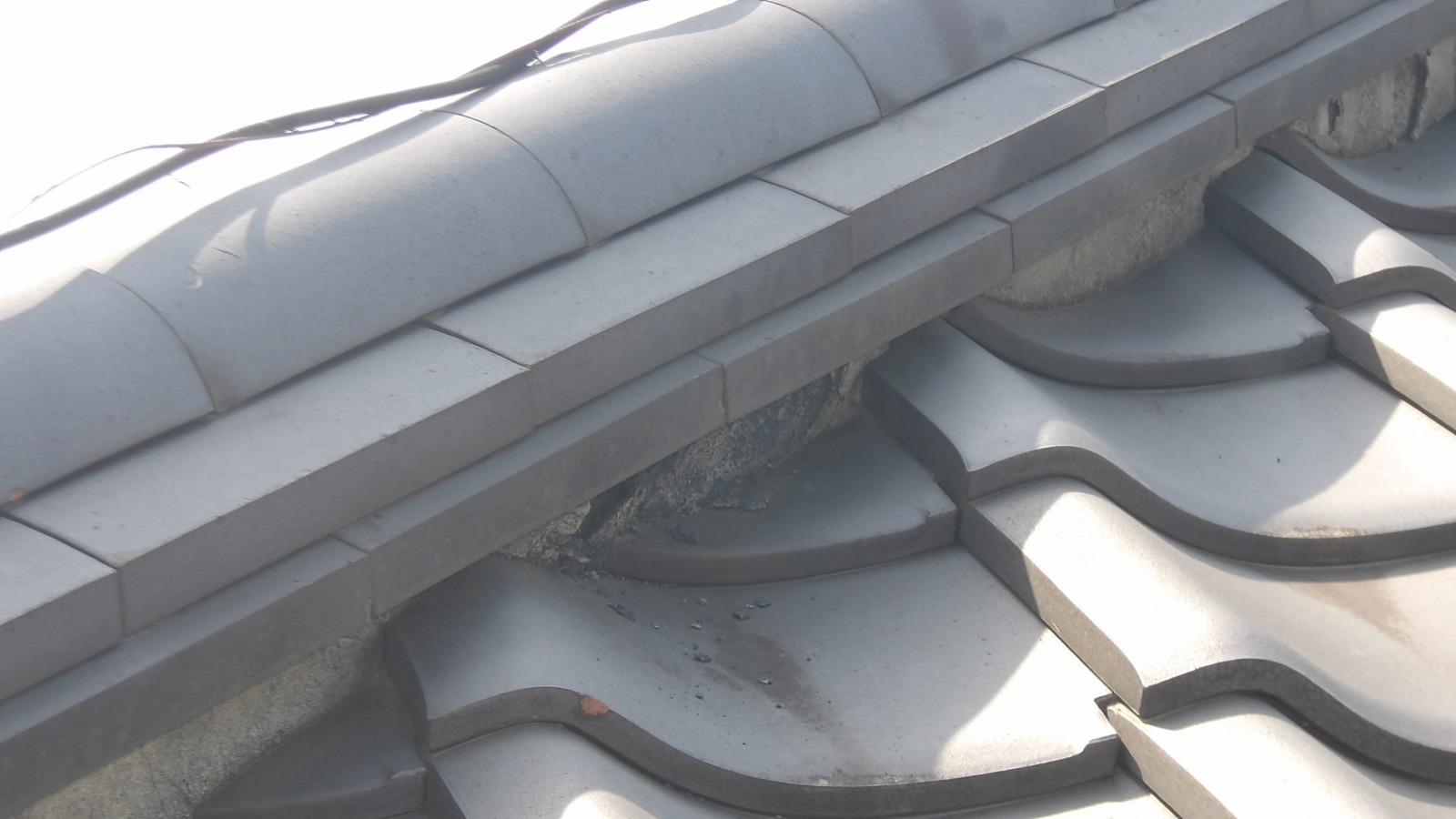 かすみがうら市、陶器瓦の漆喰劣化