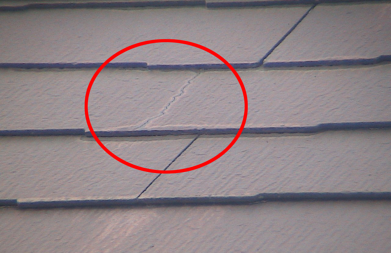 コロニアル屋根のひび割れ