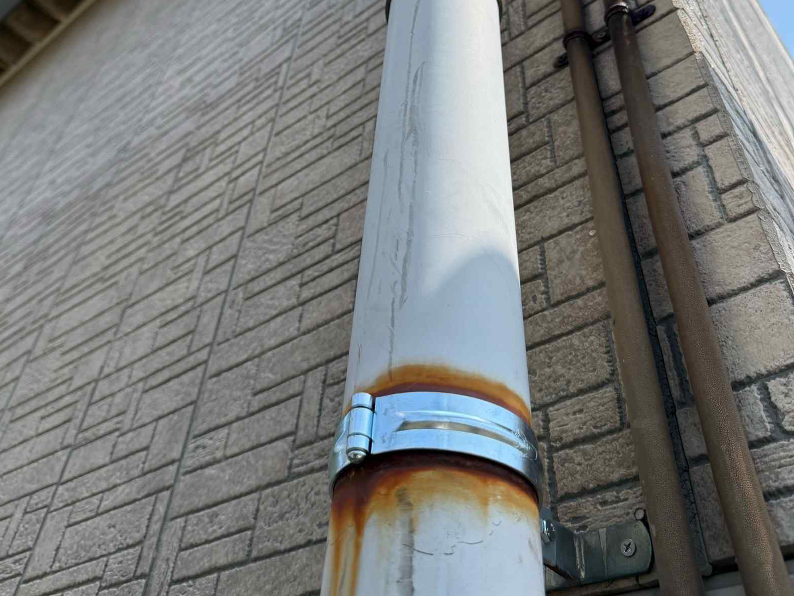 雨樋のデンデンを交換完了