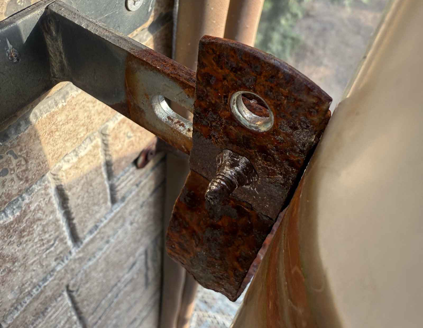 雨樋のデンデンの錆