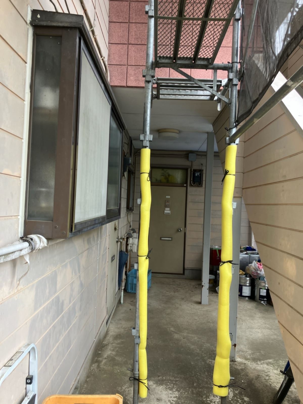 アパート足場　クッション材