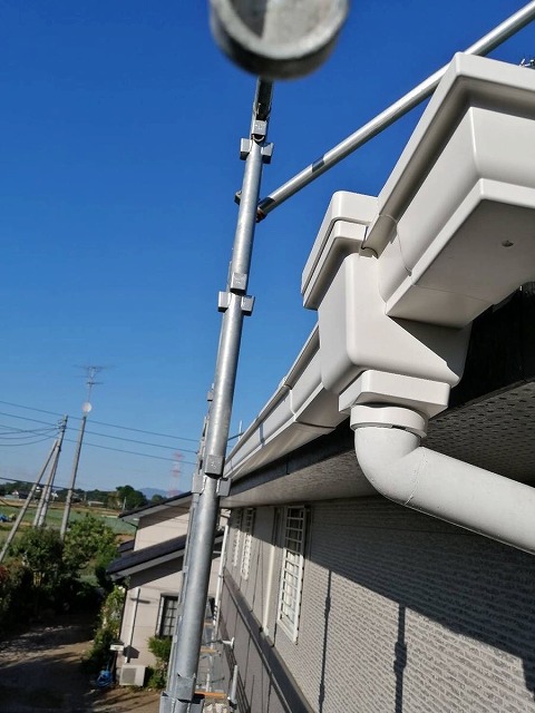 歪みのある雨樋