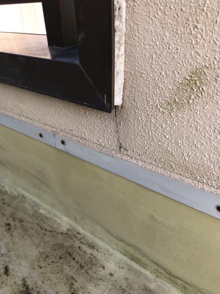 施工前ベランダの壁