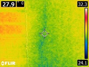 クラックのサーモグラフィー