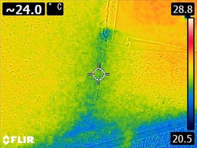 ひび割れ　赤外線カメラ