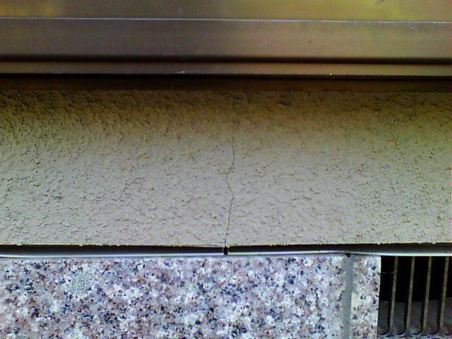 モルタル外壁　クラック