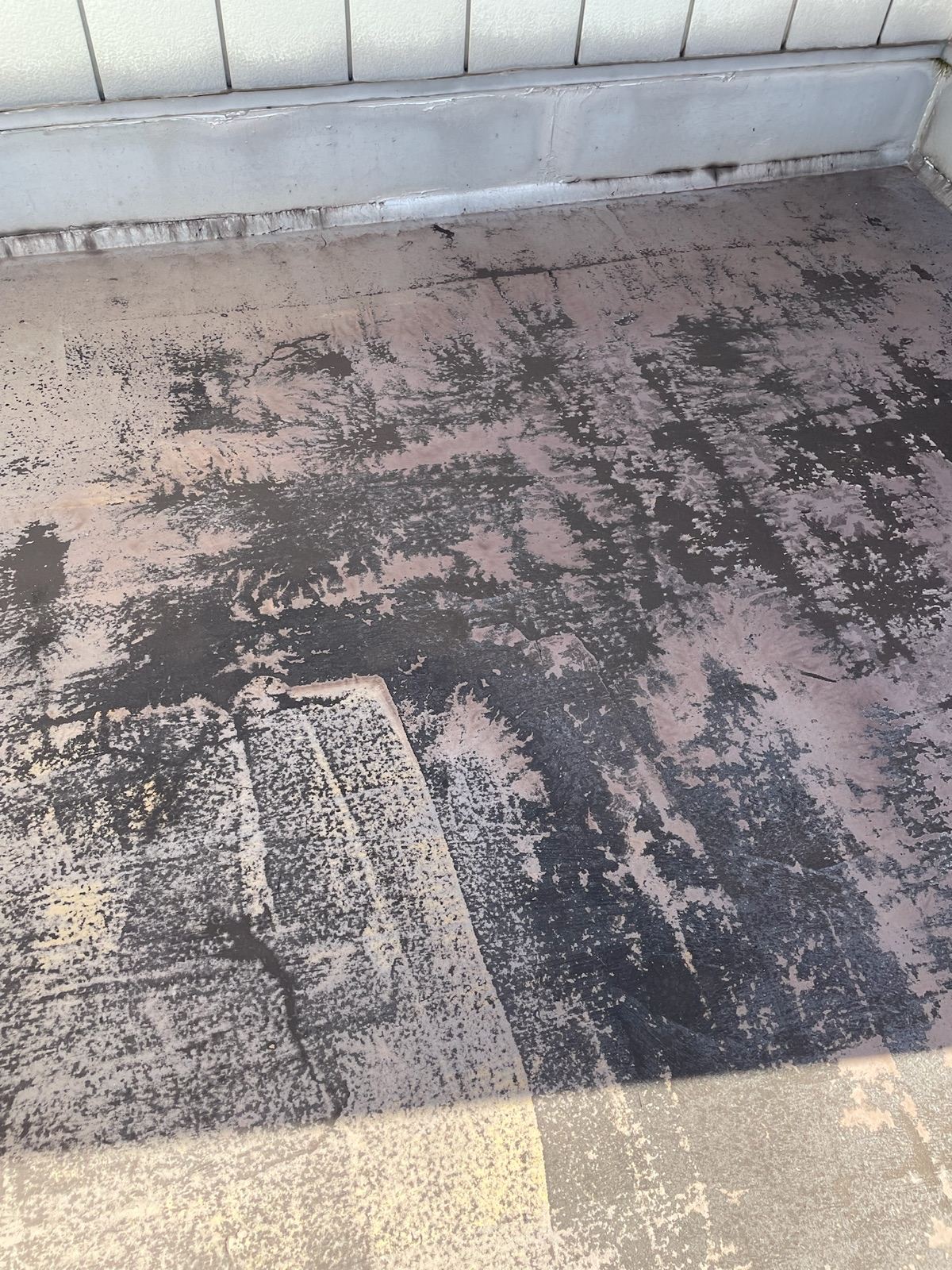 防水層低下　屋上