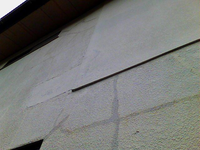 外壁のひび割れ補修跡モルタル