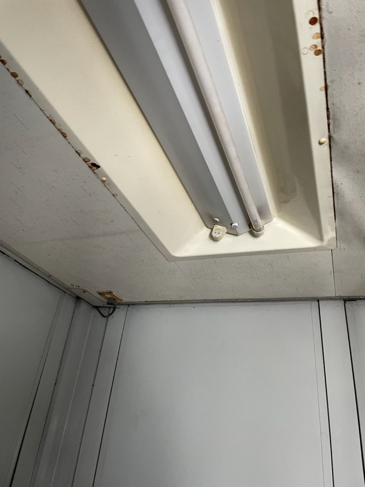 コンテナハウス内部