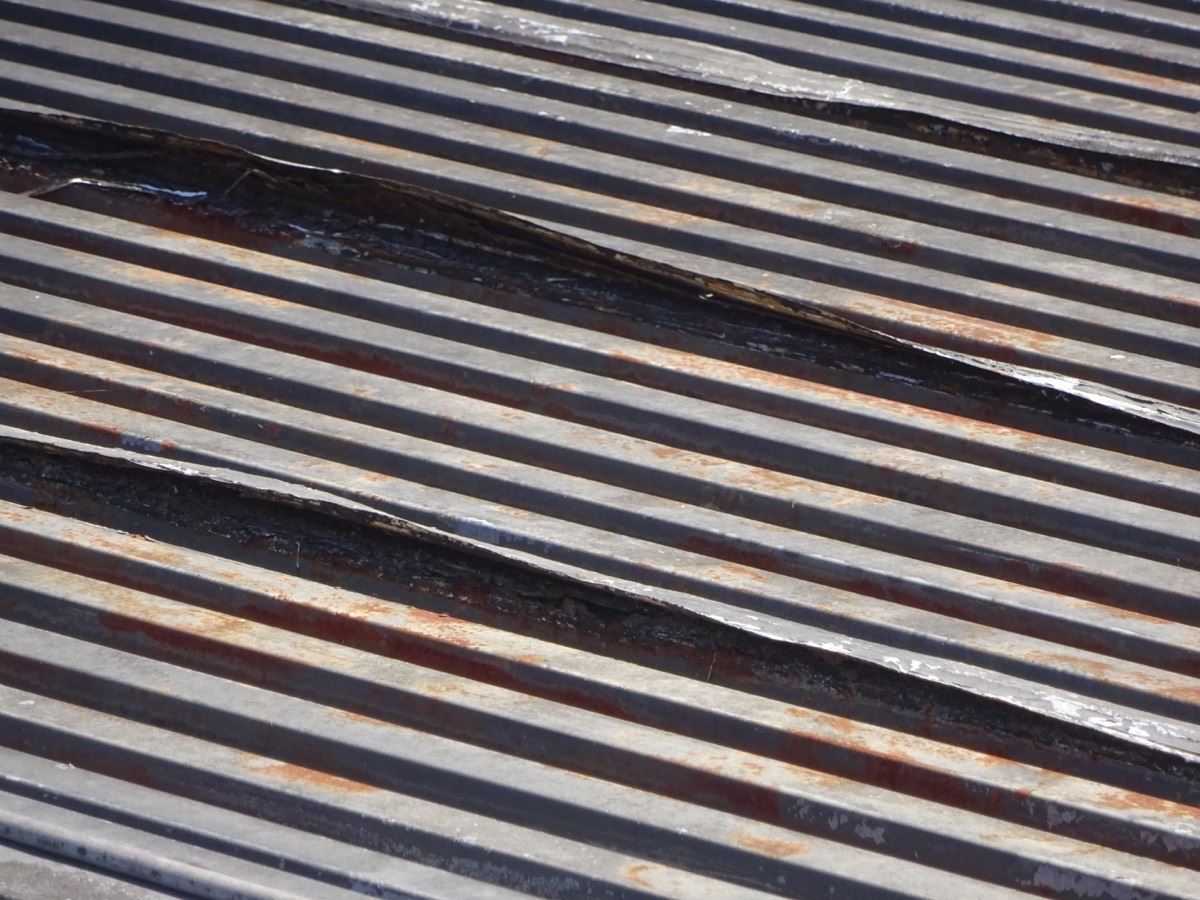 コンテナ屋根浮き