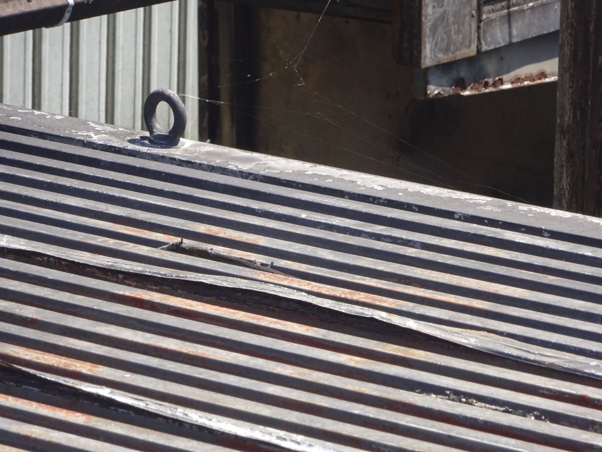 コンテナ屋根ジョイント浮き