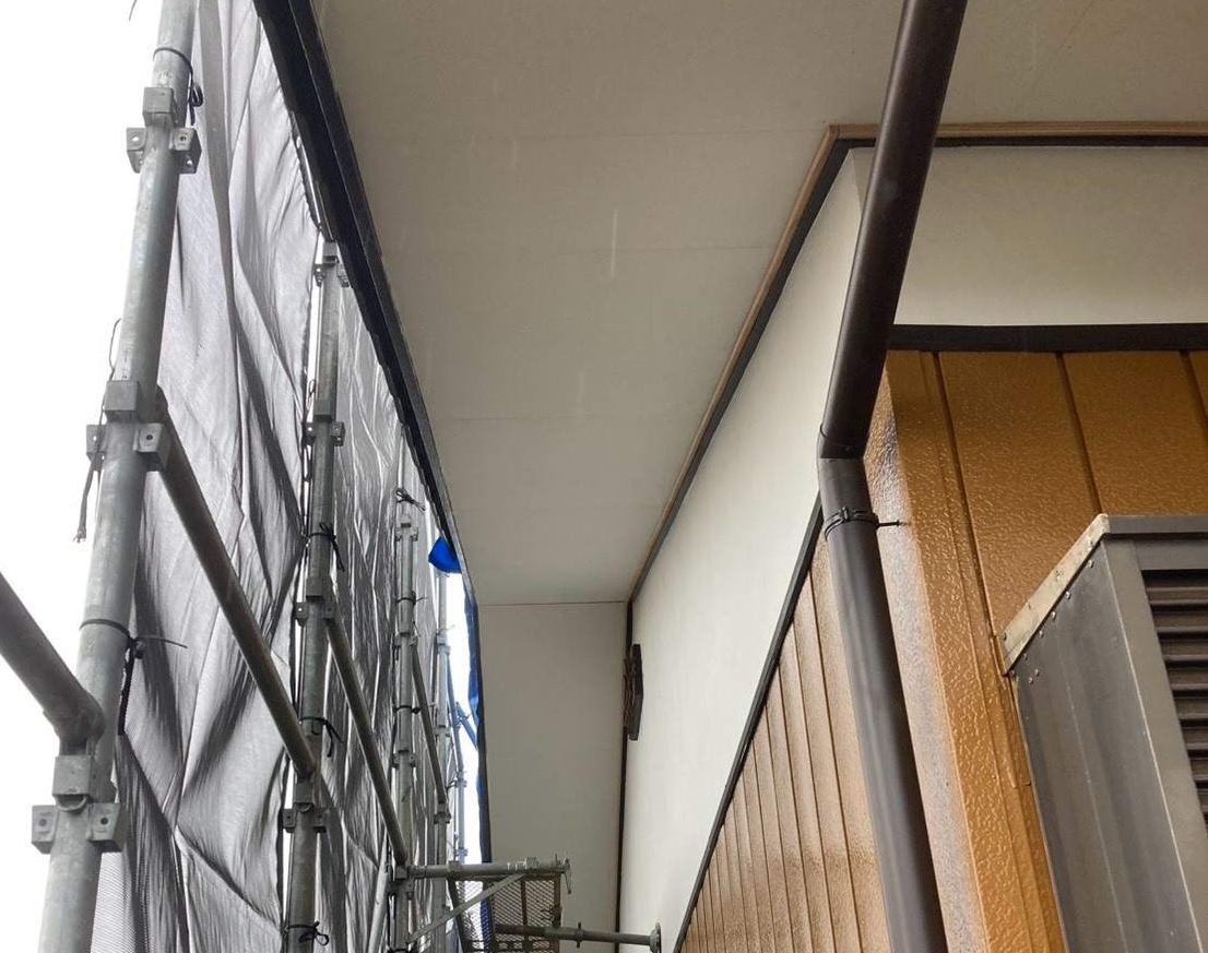 土浦市の軒天張り替えが終わりこのあとに軒天塗装