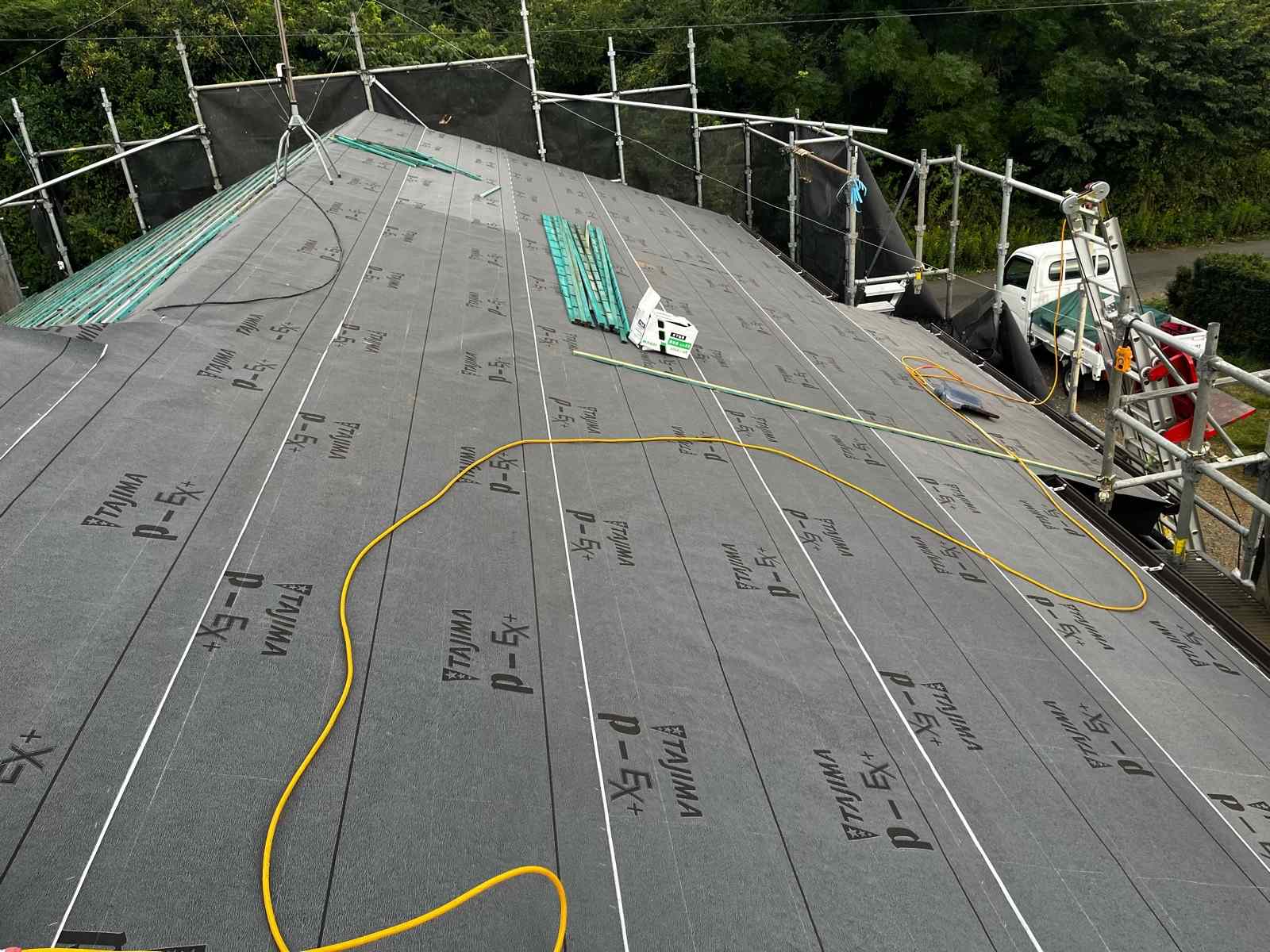 土浦市の防水シートに瓦を引っ掛ける桟木を設置