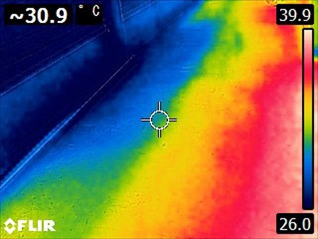 土浦市雨漏り現場のベランダ赤外線