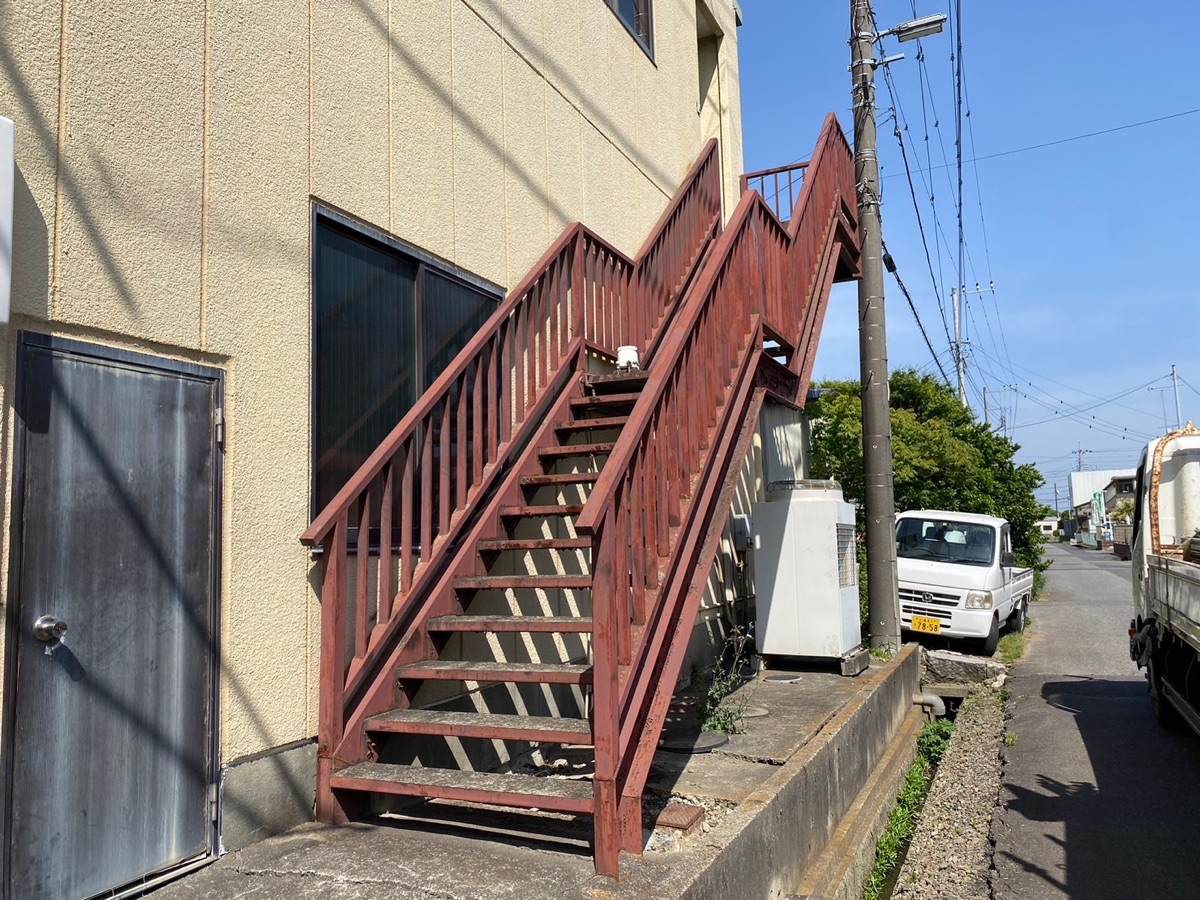 土浦市・サビた鉄骨階段