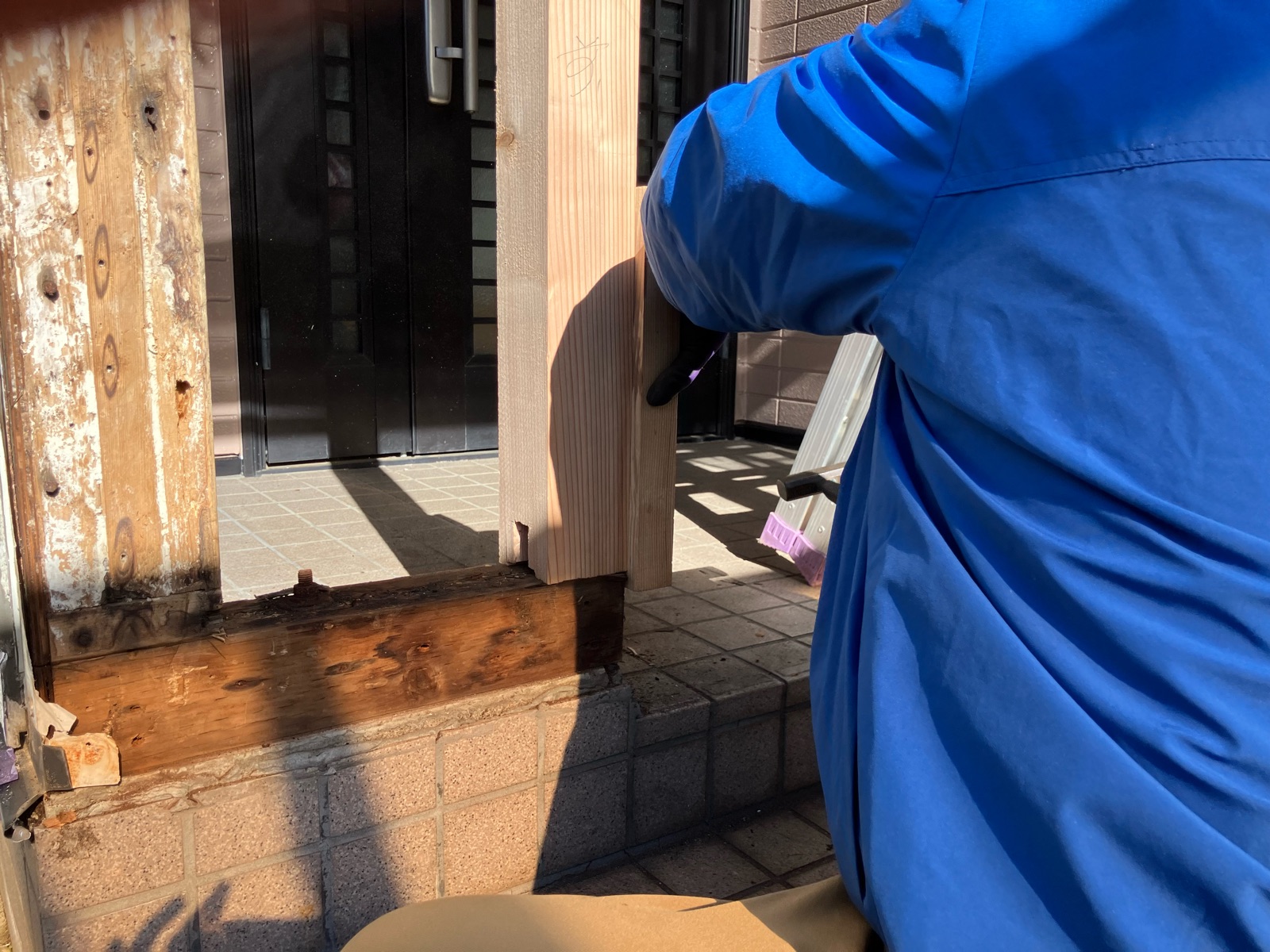 かすみがうら市雨漏り玄関ベランダ木工事腐食した柱の交換