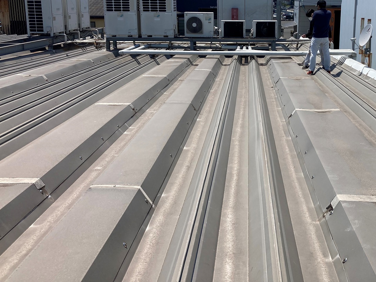 折板屋根です。