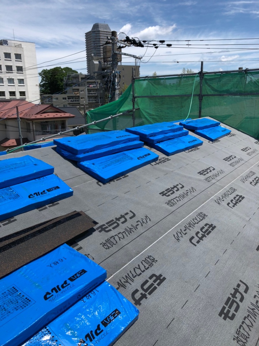 シングル材荷揚げ