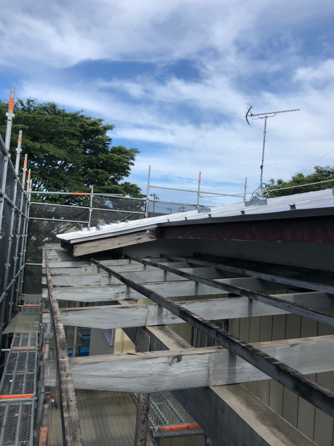 ポリカ屋根撤去後