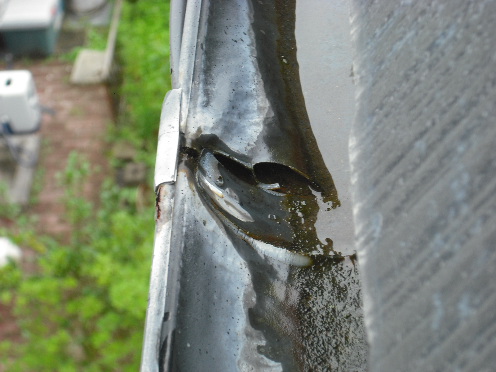 軒樋継手部分劣化