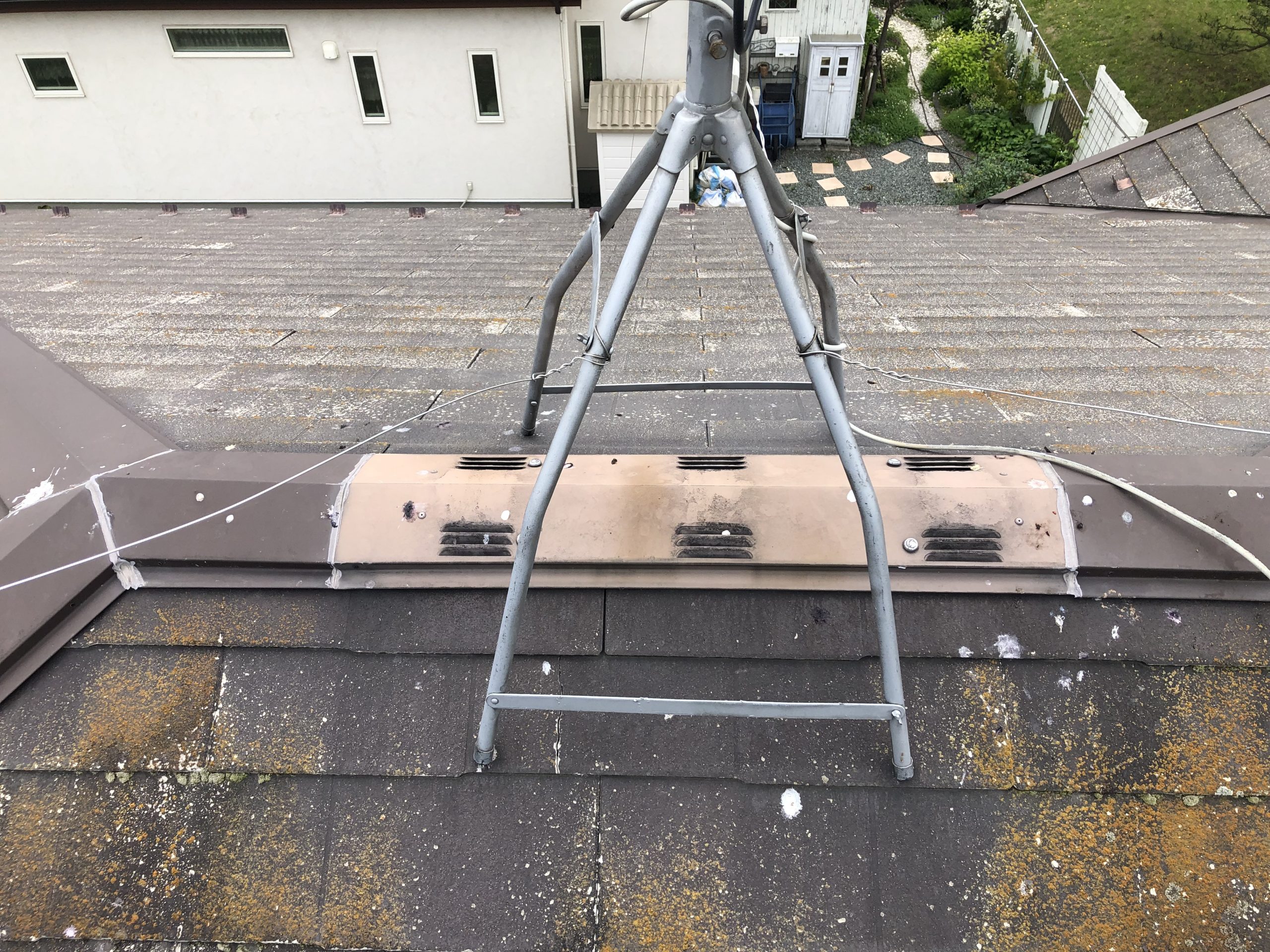 塗膜の取れた棟板金