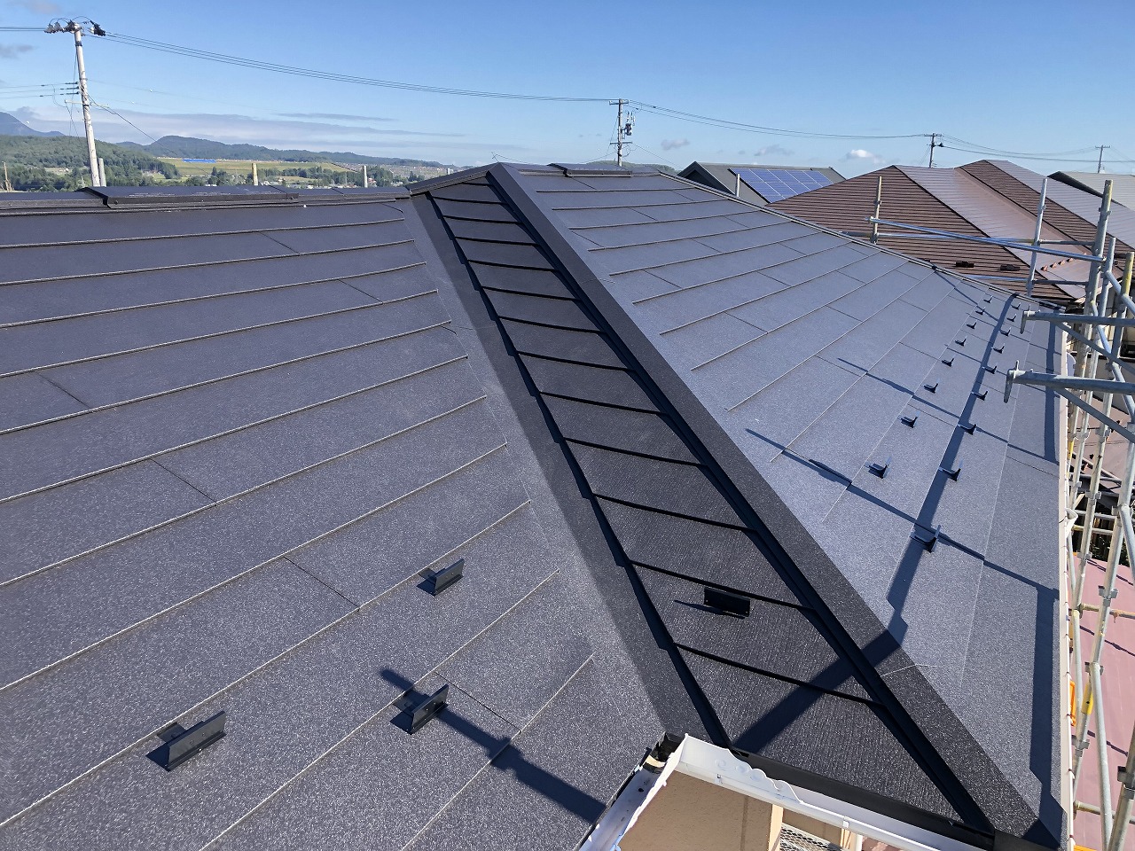 新しいきれいな屋根