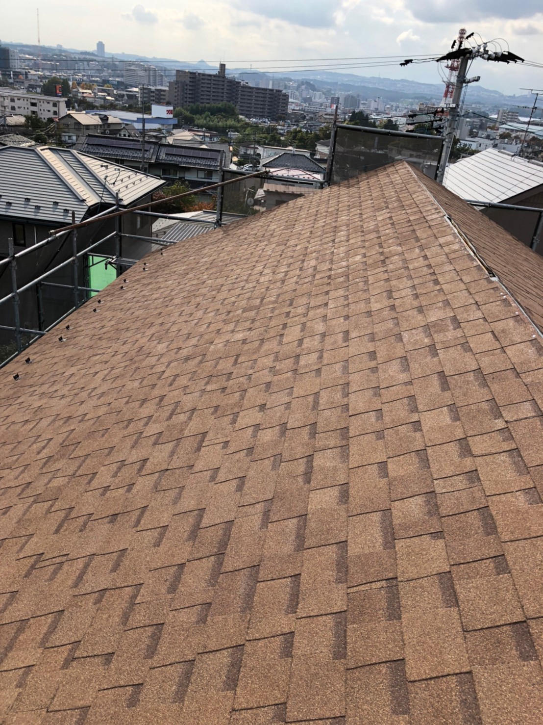 シングル葺きあがり前景