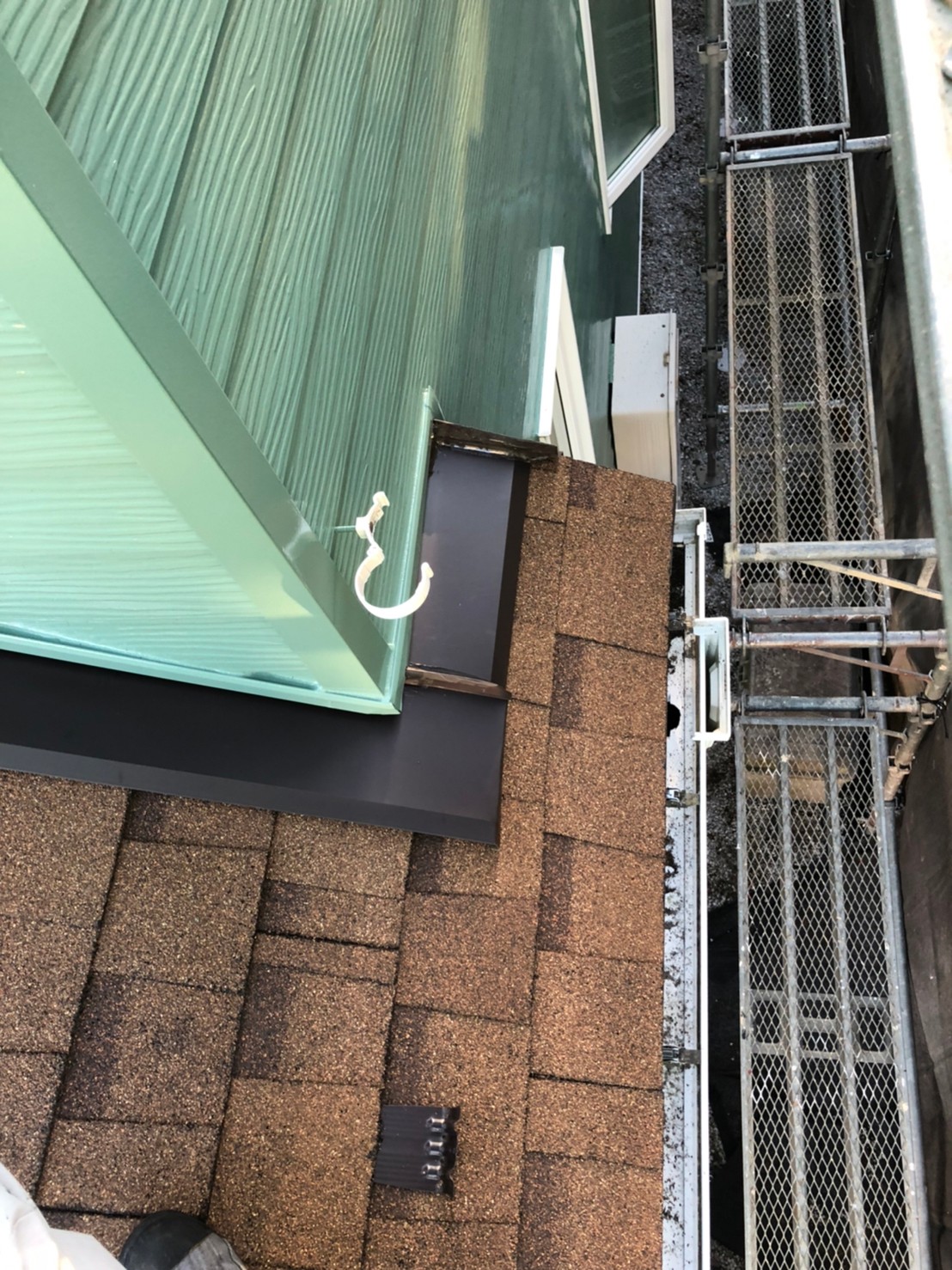 シングル施工壁納め