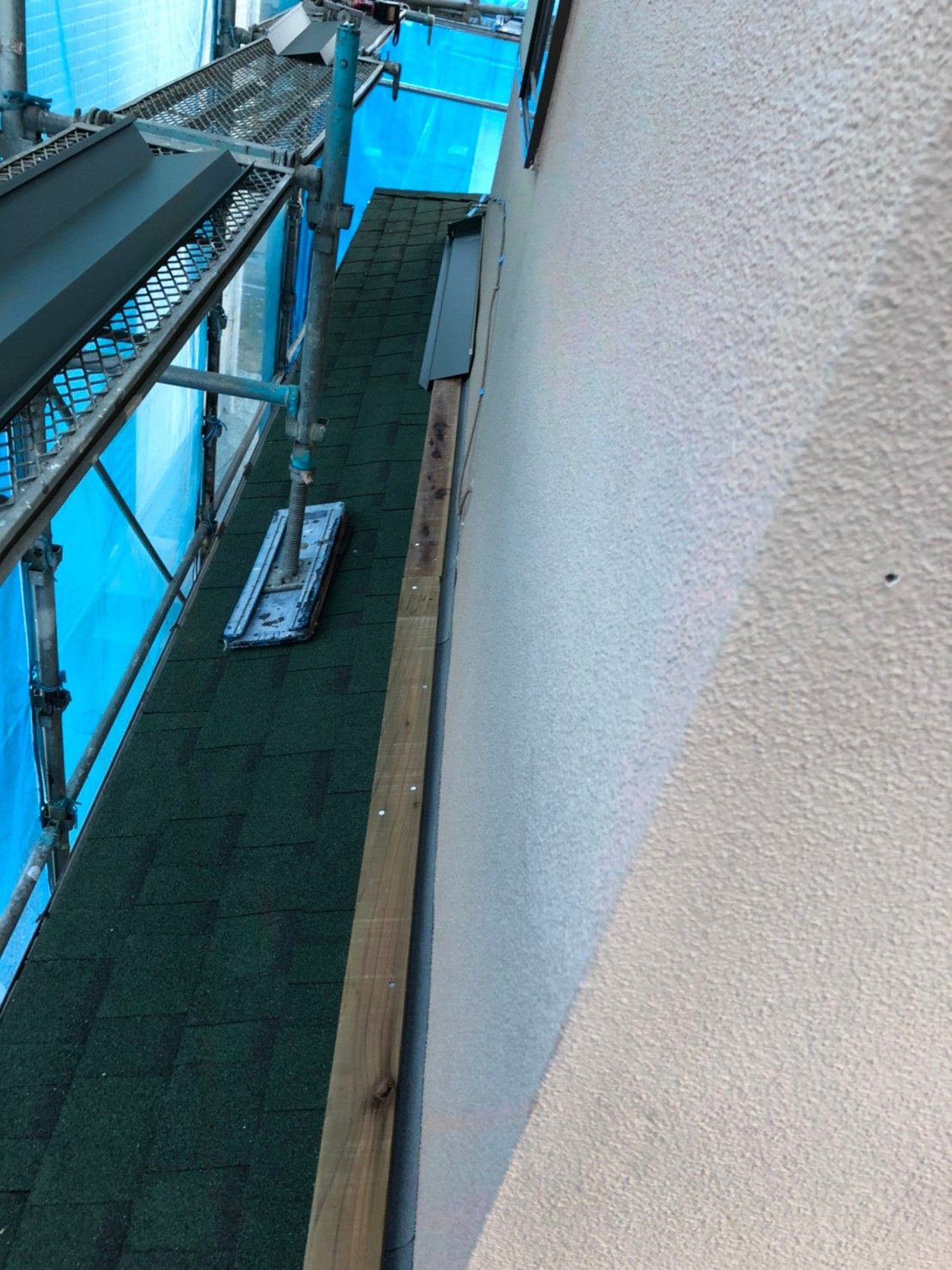 雨押え水切り取り付け