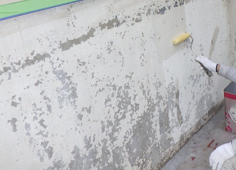 工事前の腰壁の写真です