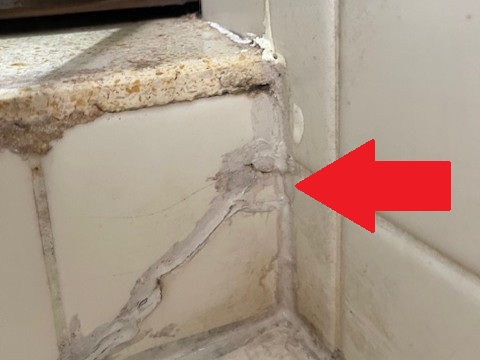 シーリングが劣化しています