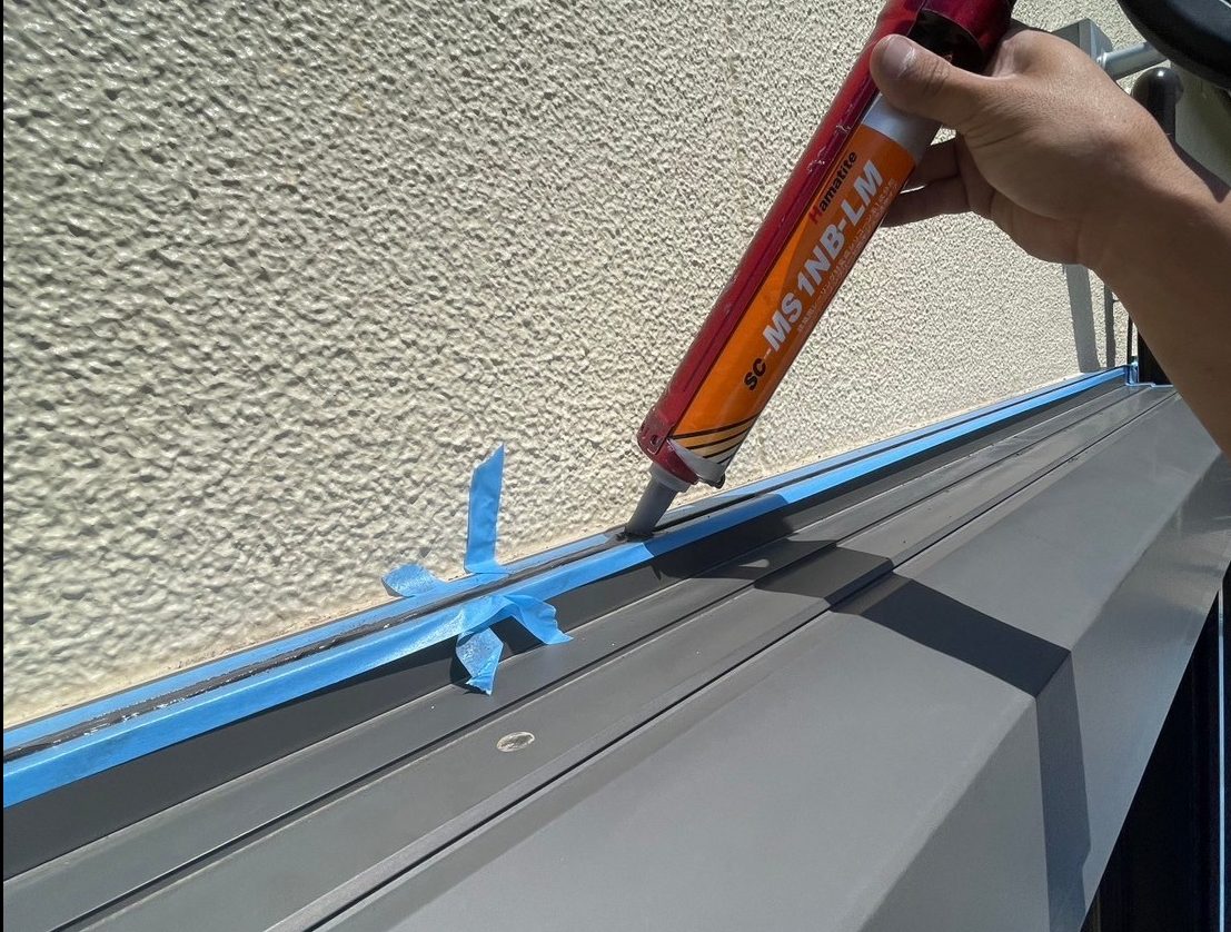 サッシ上コーキング打ち替え