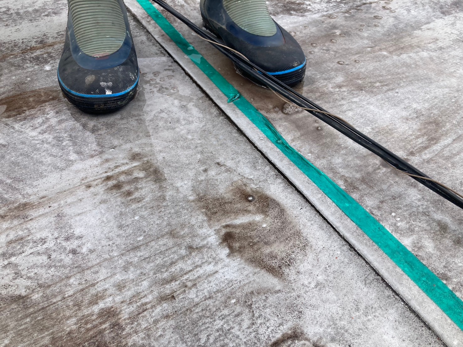 シートの継ぎ目