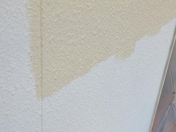 中塗りと上塗りの工程