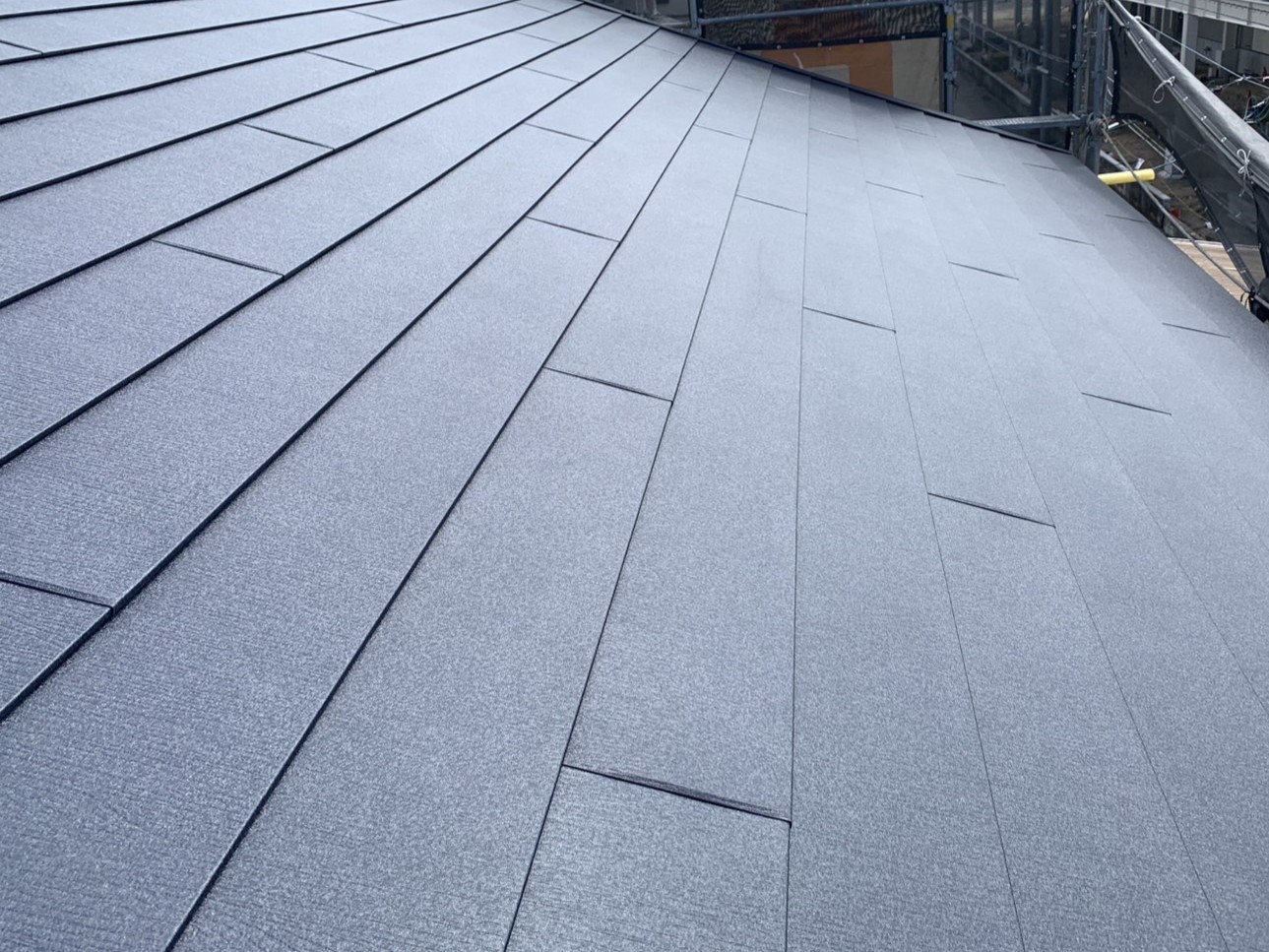 新しい屋根材施工