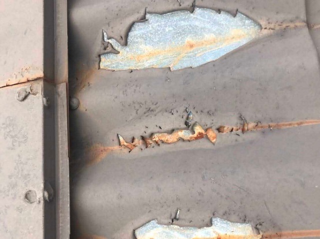 屋根　ガルバリウム鋼板　