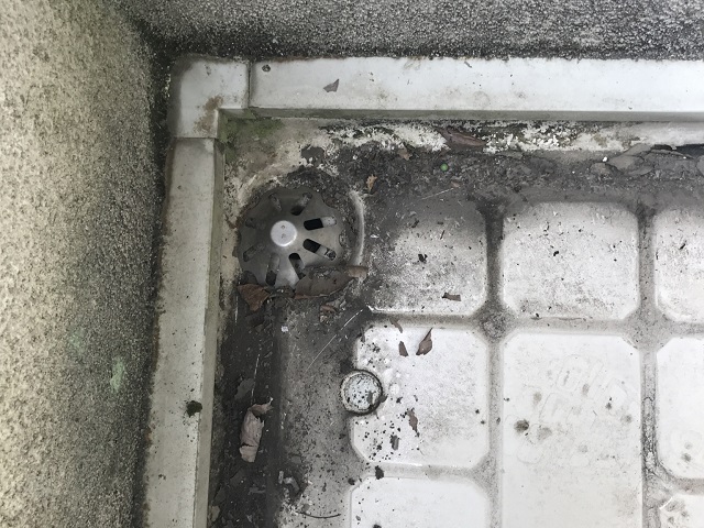 ベランダ　雨漏り