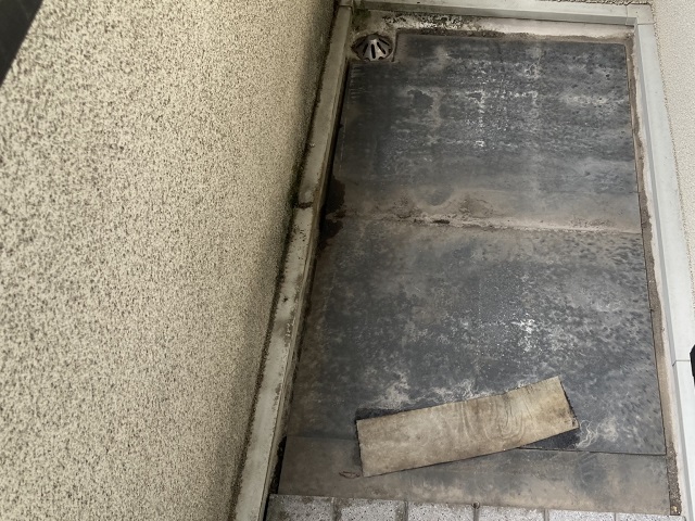 ベランダ　雨漏り