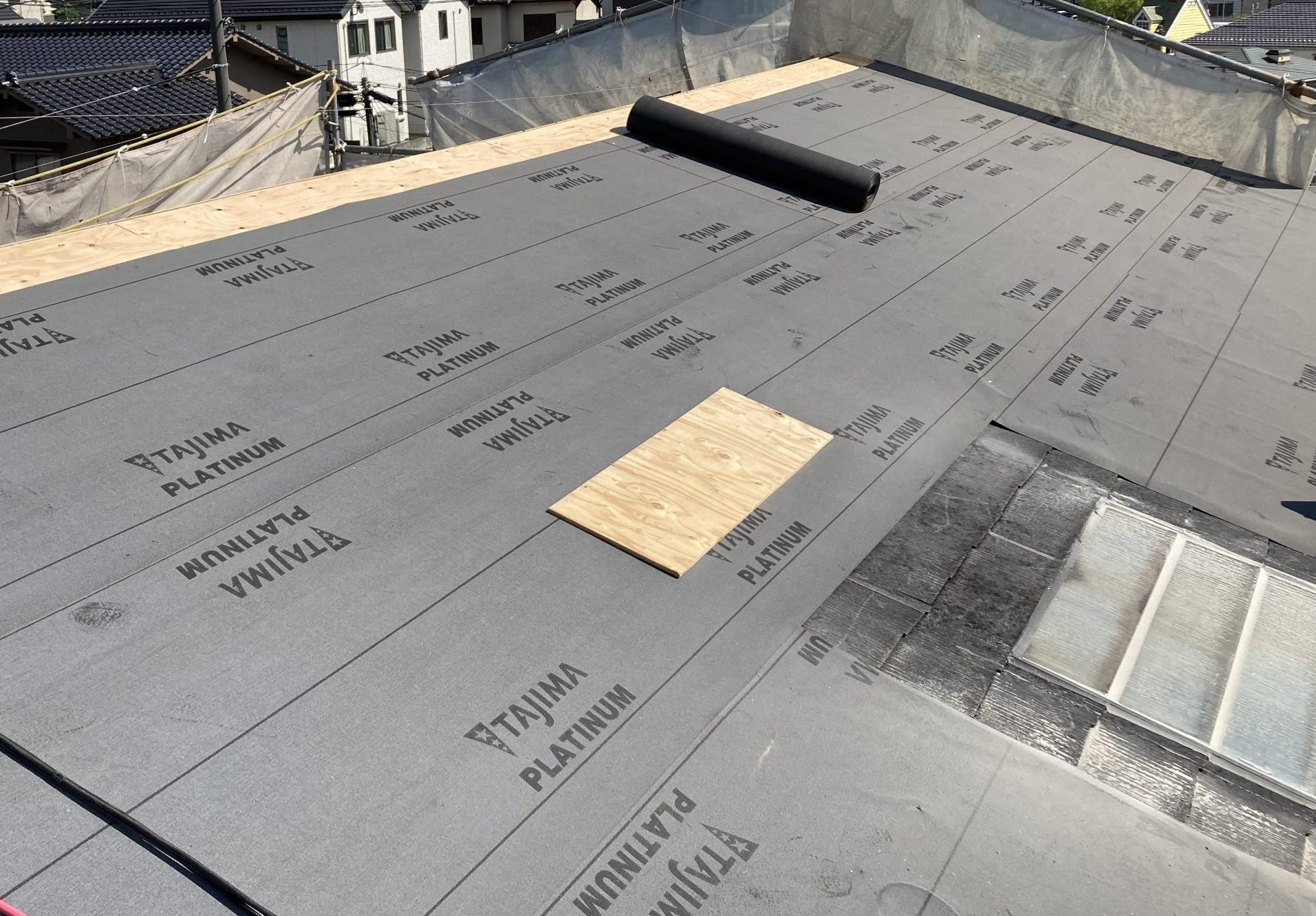 ルーフィングを施工していきます