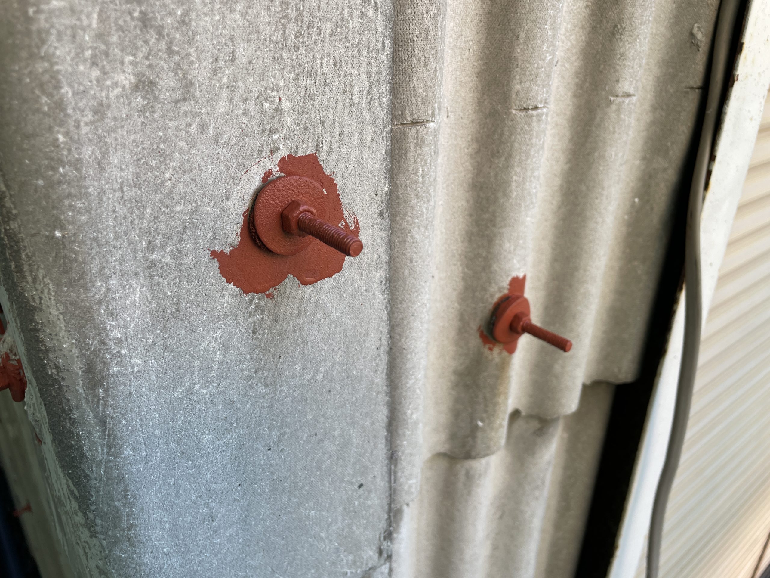 錆止め塗装を塗布していきます