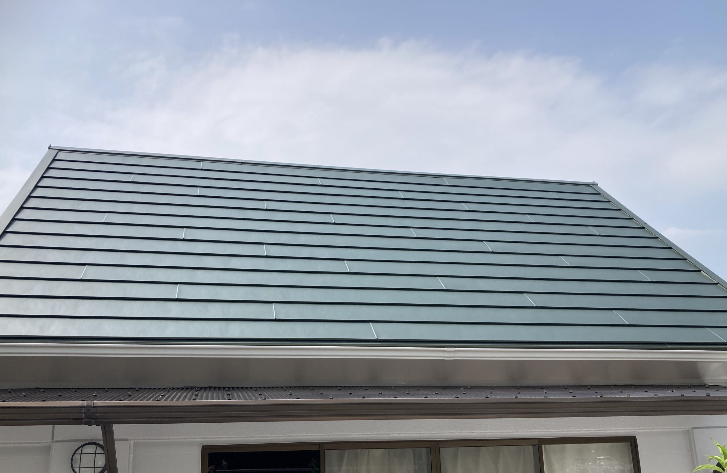 屋根カバー工法完了