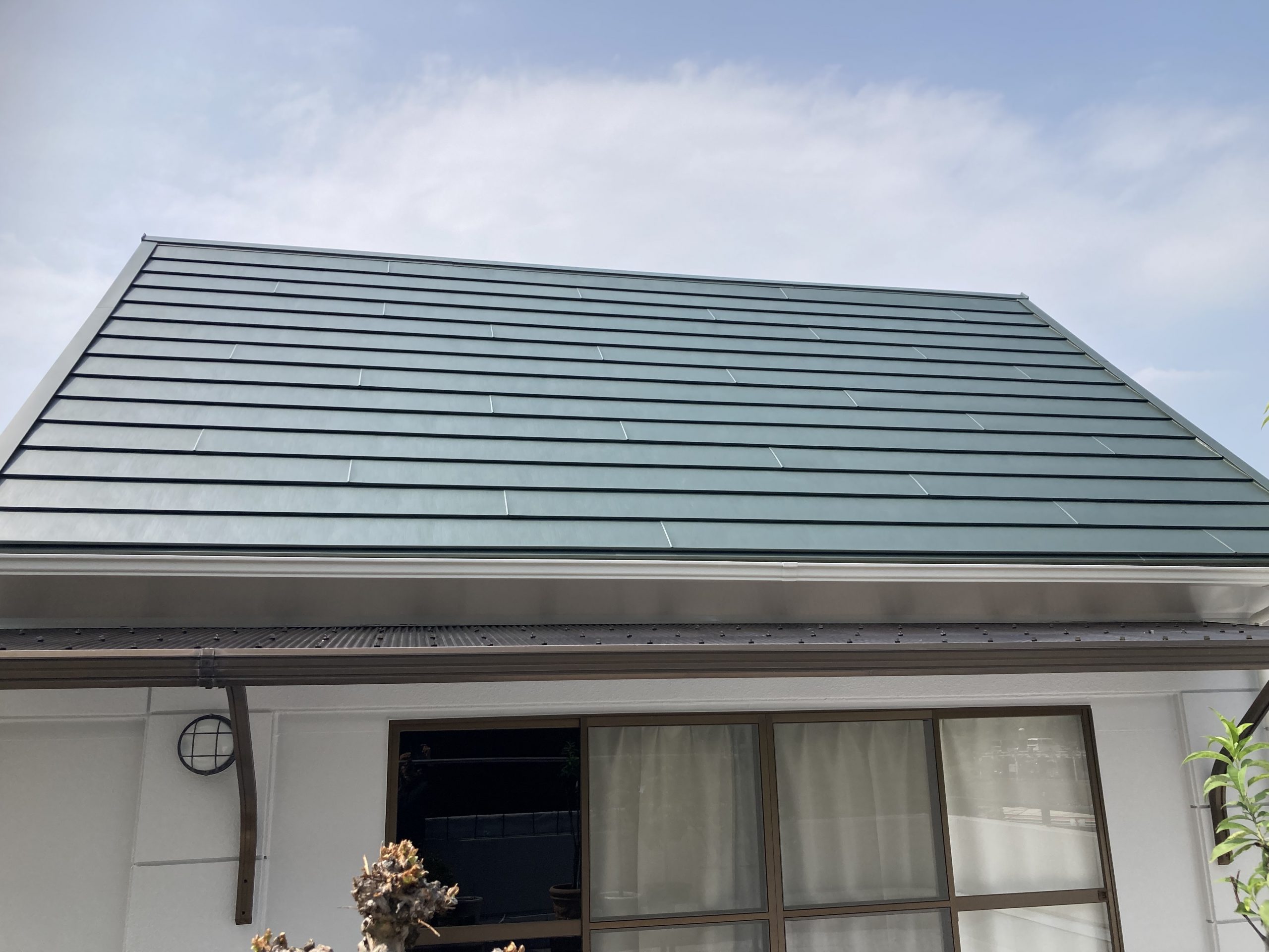 屋根カバー工法完了